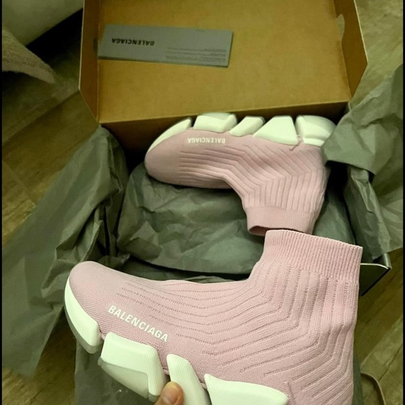 Balenciaga Speed 2.0 Clear Sole Sneakers - Picture 2 of 6